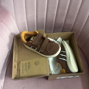 Adidas/Disney Chip and Dale sneakers size 10 kids